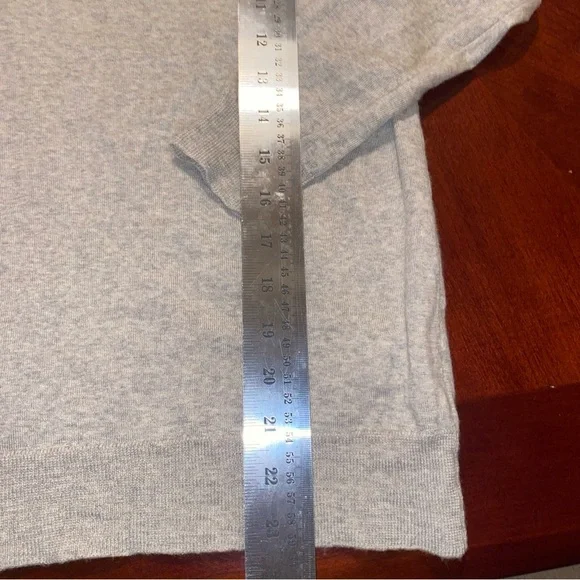 J.CREW Tippi Sweater With Embroidered red Lips S gray soft light Merino Wool - Picture 6 of 6